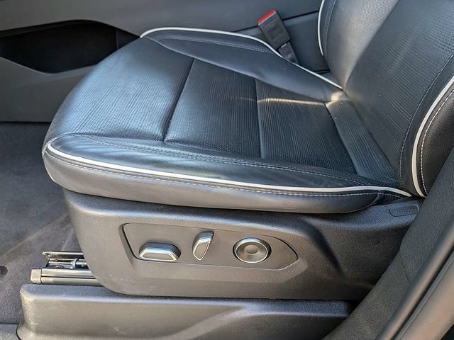 Used 2025 Cadillac Escalade Premium Luxury AWD/4WD image 24