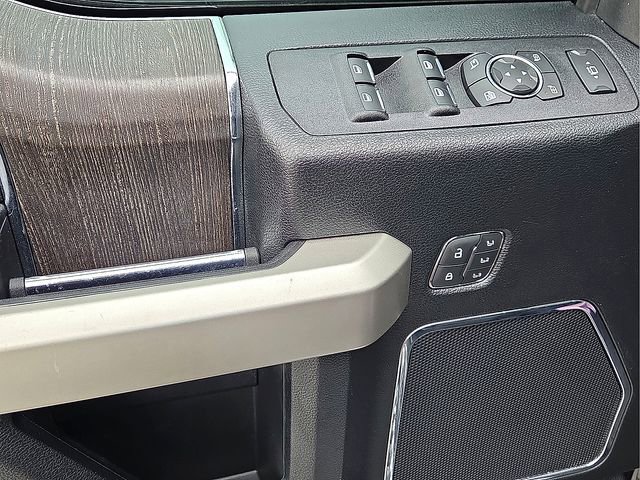 Used 2020 Ford F250 Lariat w/ Chrome Package image 15
