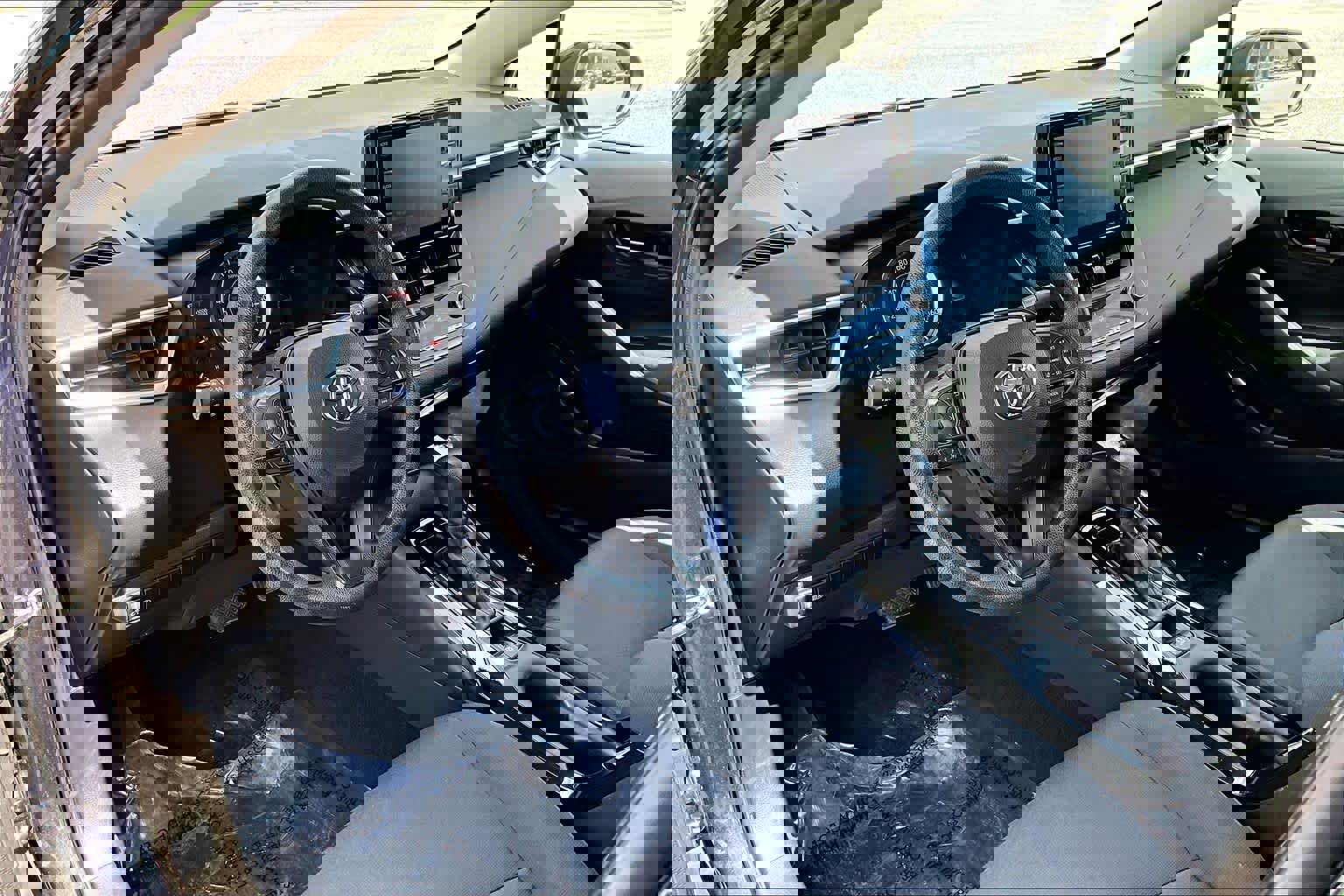 Used 2022 Toyota Corolla LE image 17