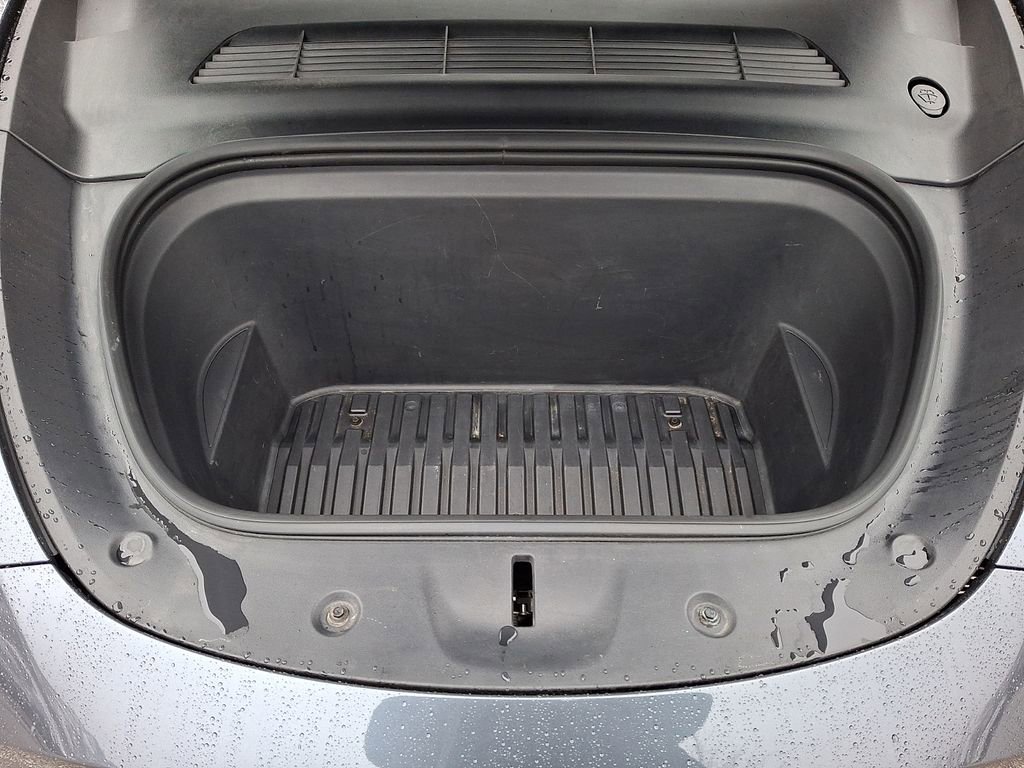 Used 2023 Tesla Model Y Long Range image 36