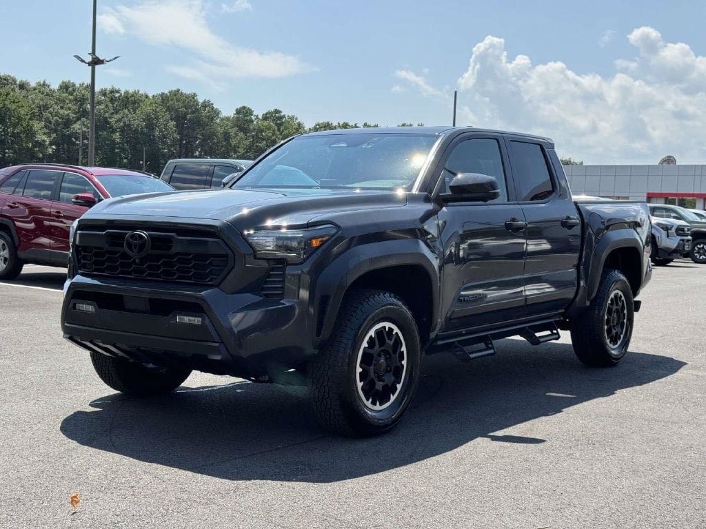 Used 2024 Toyota Tacoma TRD Off-Road w/ TRD Off Road Premium Package AWD/4WD image 26