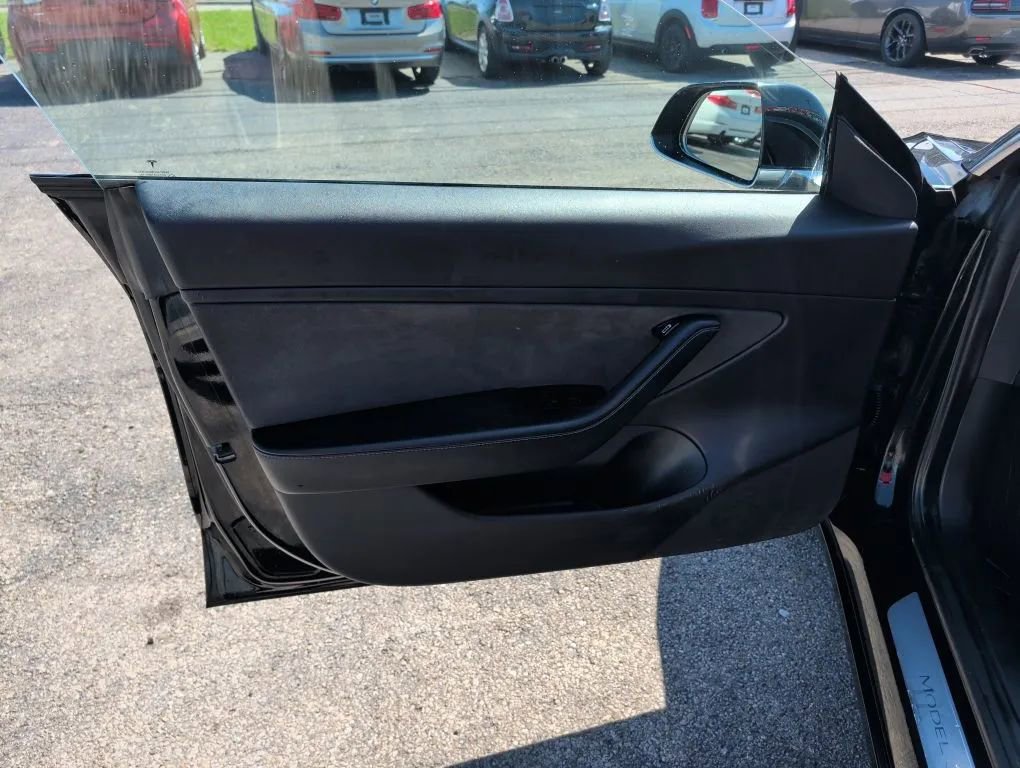 Used 2019 Tesla Model 3 Long Range image 17