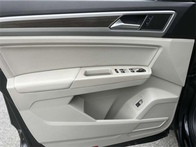 Used 2019 Volkswagen Atlas SE w/ Towing Package image 16