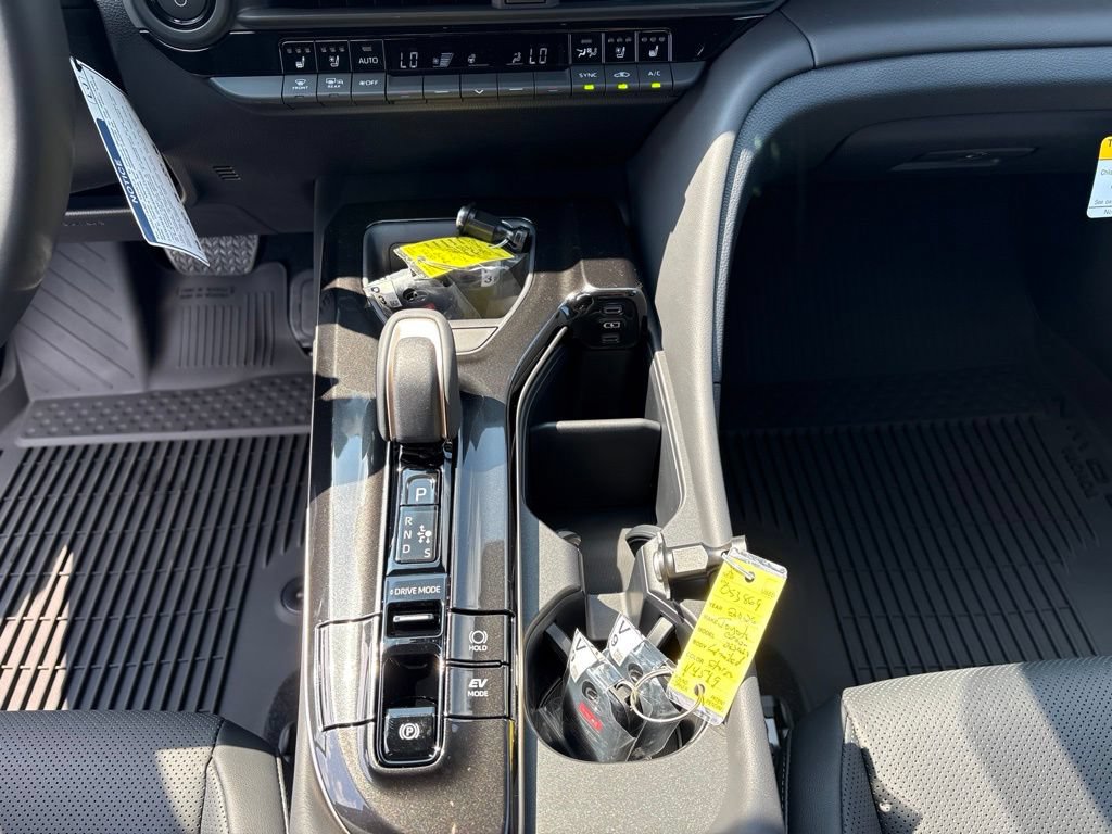 Used 2026 Toyota Crown Signia AWD/4WD image 27