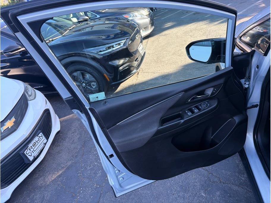 Used 2023 Chevrolet Bolt LT w/ Driver Confidence Package FWD image 18