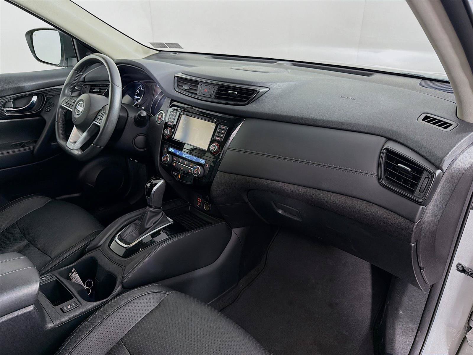 Used 2017 Nissan Rogue SL w/ SL Premium Package AWD/4WD image 31