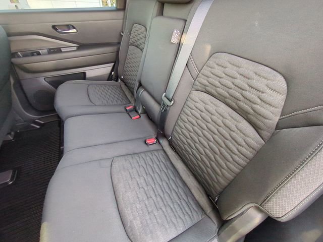 Used 2022 Nissan Pathfinder SV AWD/4WD image 29