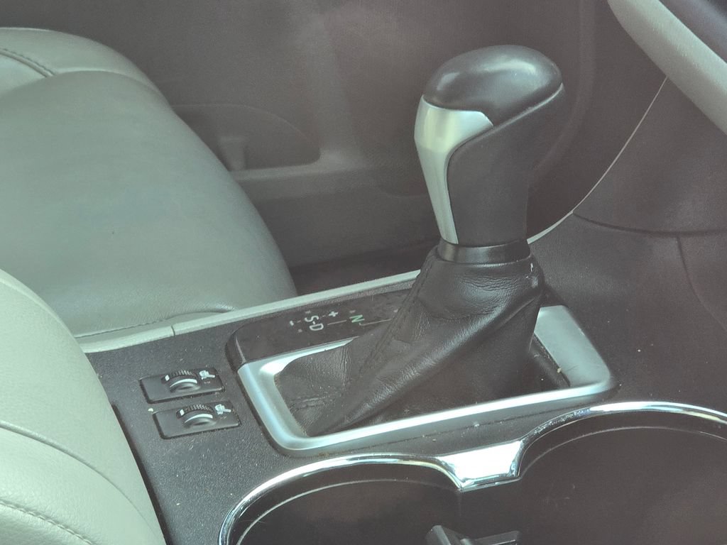 Used 2014 Toyota Highlander XLE FWD image 15