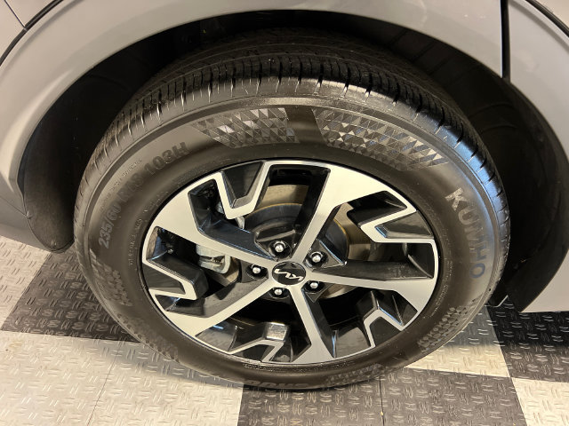 Used 2025 Kia Sportage EX w/ Premium Package FWD image 15