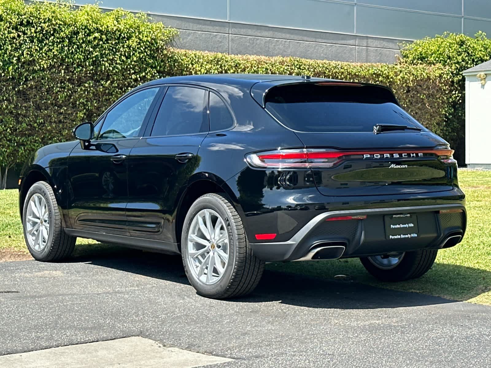 New 2026 Porsche Macan AWD/4WD image 3