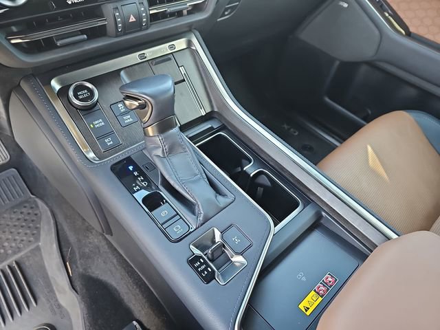 Used 2025 Lexus GX 550 w/ Accessory Package (2T) AWD/4WD image 29