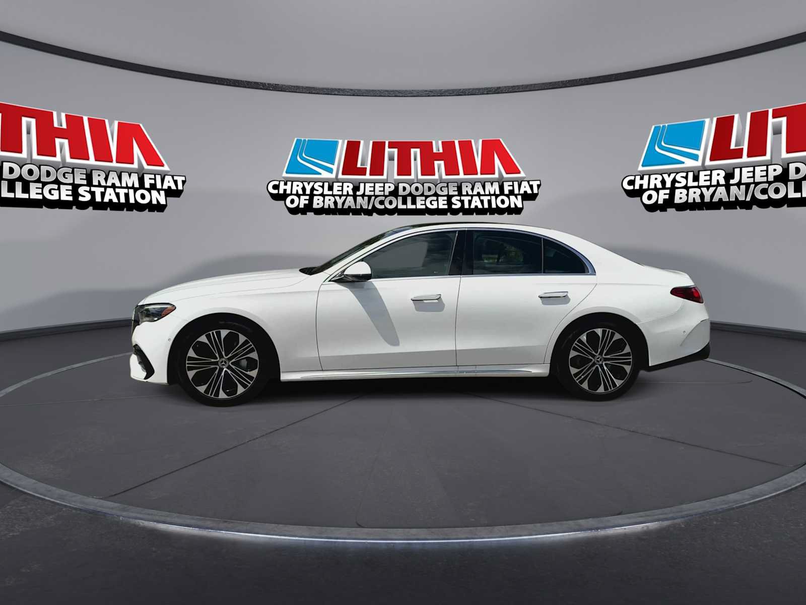 Used 2025 Mercedes-Benz E 350 Sedan w/ Winter Package image 5