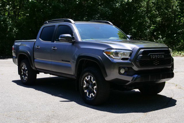 Used 2021 Toyota Tacoma TRD Off-Road w/ Blackout Package (TMS) AWD/4WD image 4