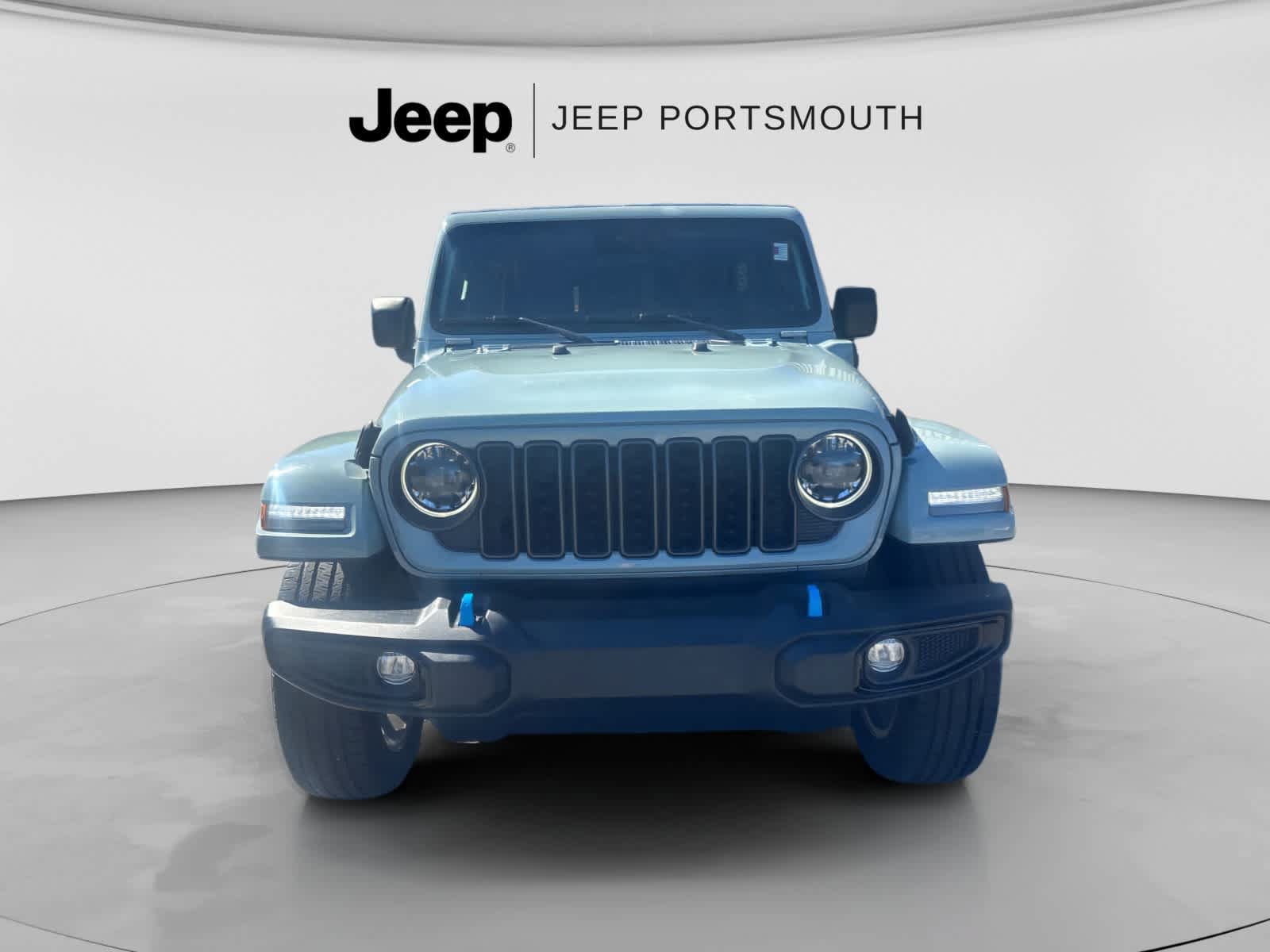 Used 2024 Jeep Wrangler Unlimited w/ Convenience Group AWD/4WD image 2