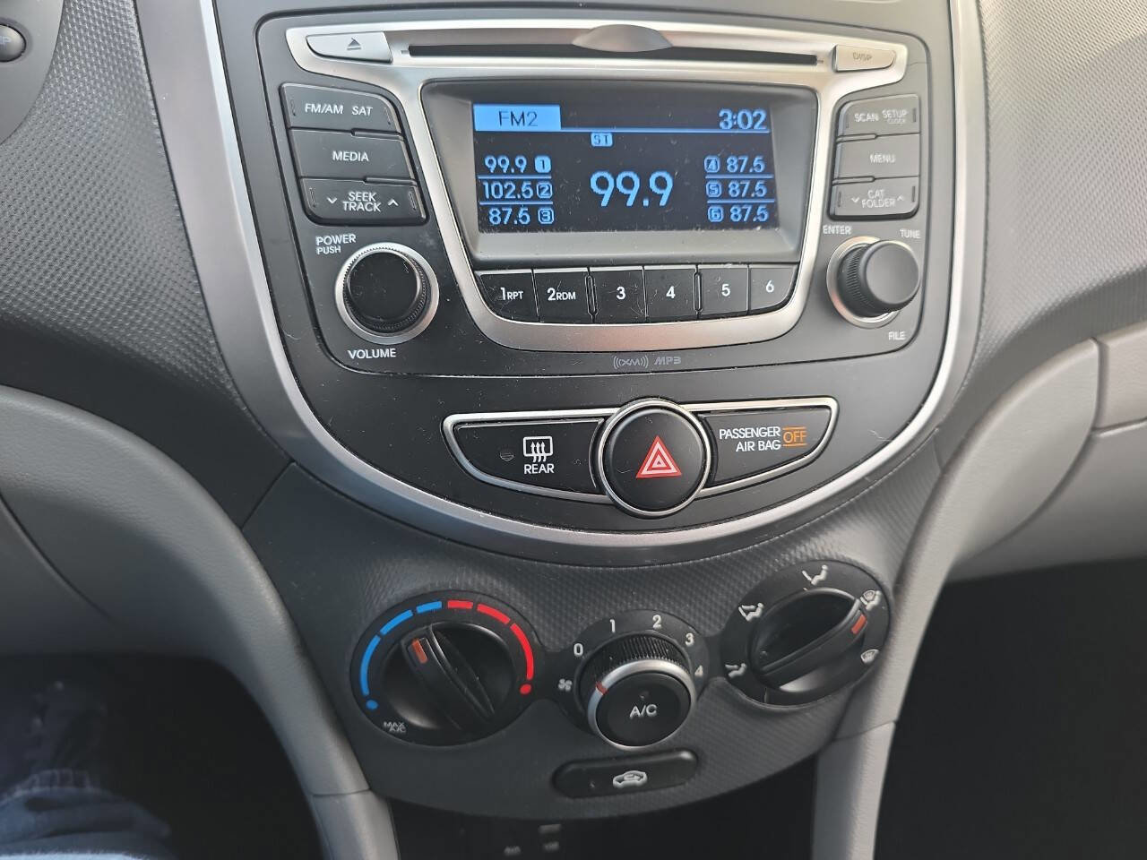 Used 2015 Hyundai Accent GS image 28