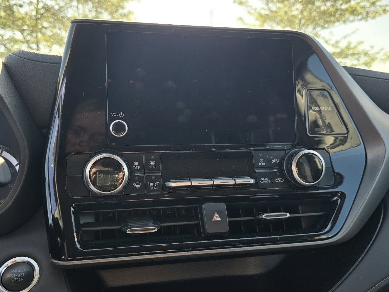 Certified 2025 Toyota Highlander LE image 24