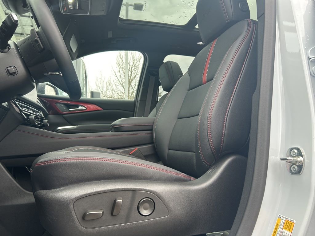 New 2026 Chevrolet Traverse RS image 12