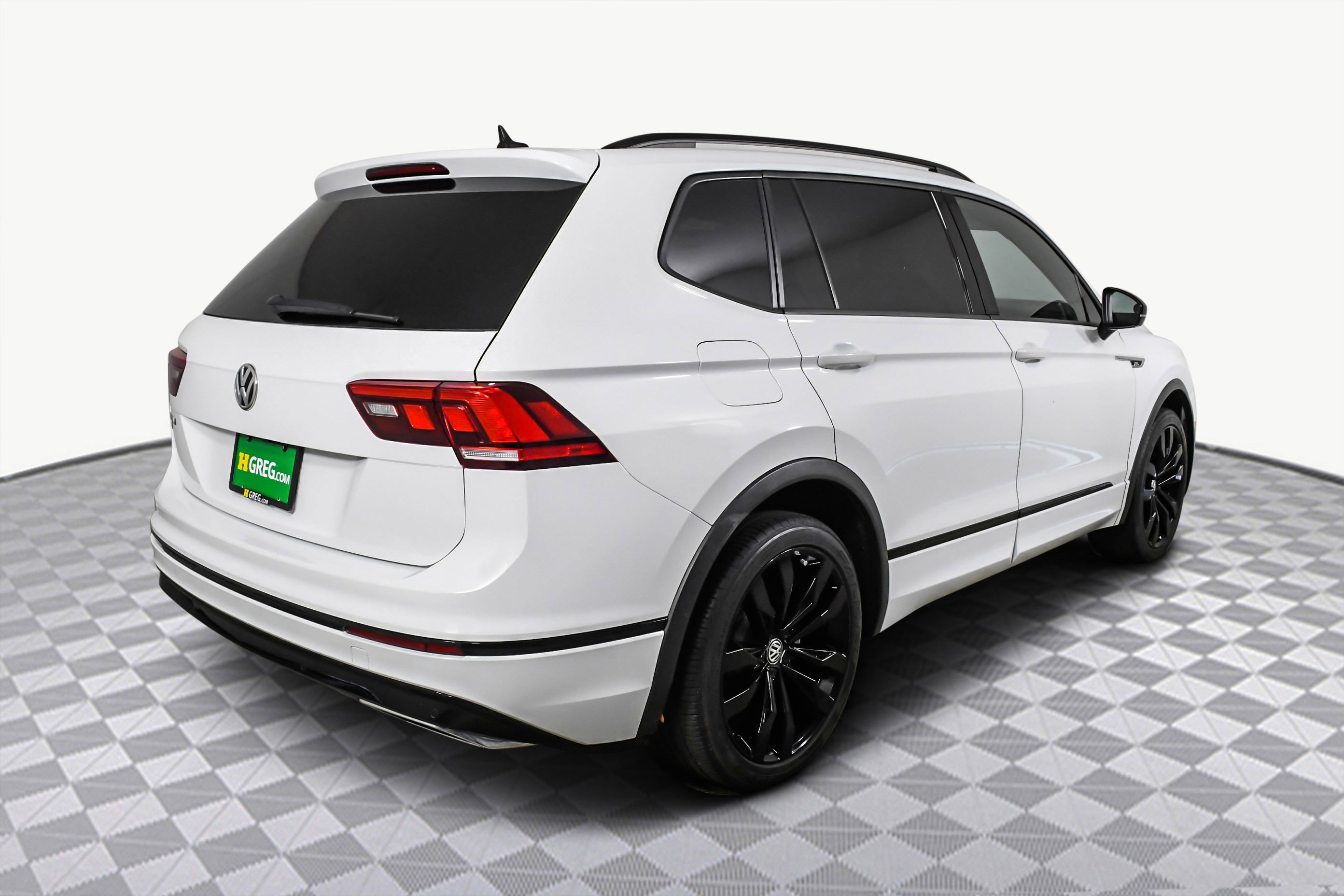 Used 2021 Volkswagen Tiguan SE R-Line image 8