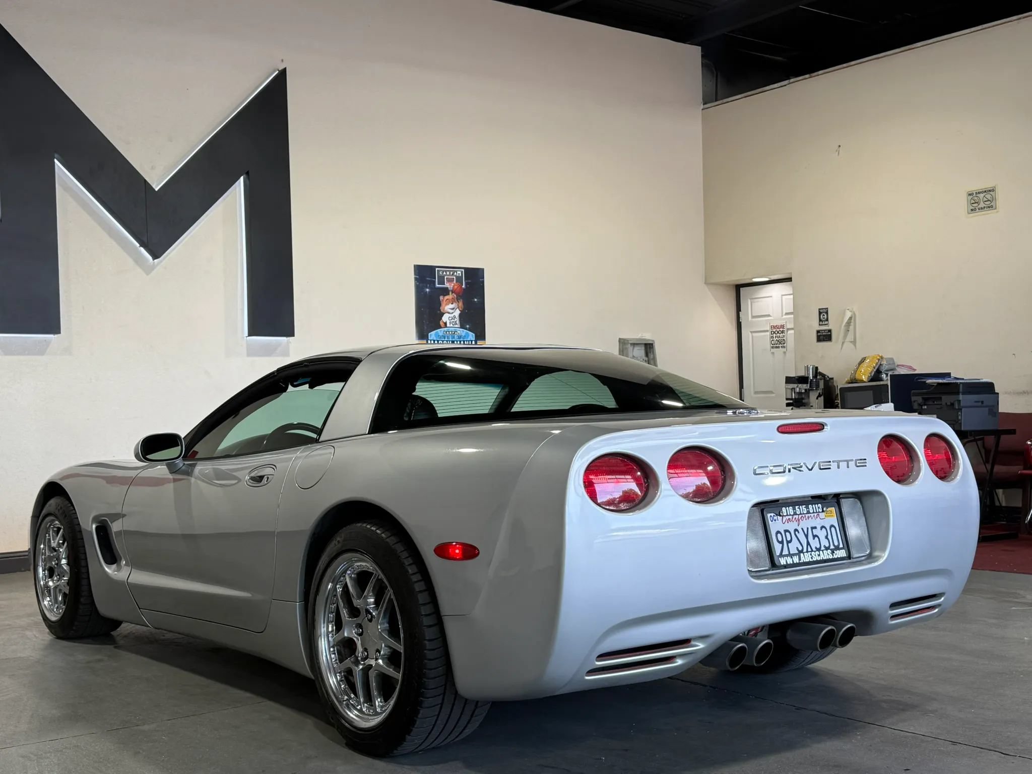 Used 1998 Chevrolet Corvette Coupe RWD image 6