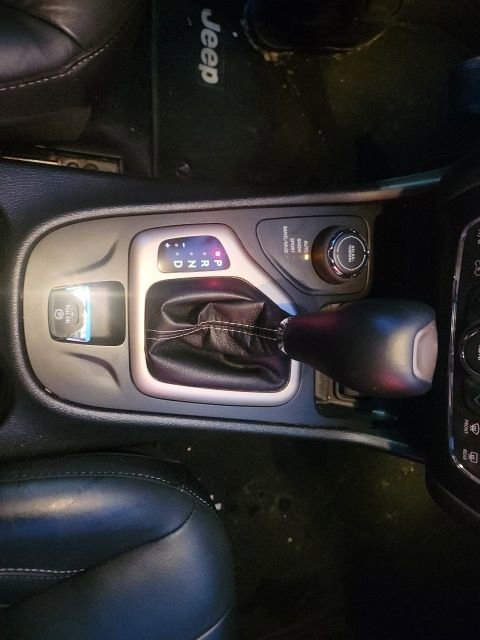 Used 2018 Jeep Cherokee Limited w/ Trailer Tow Group image 9