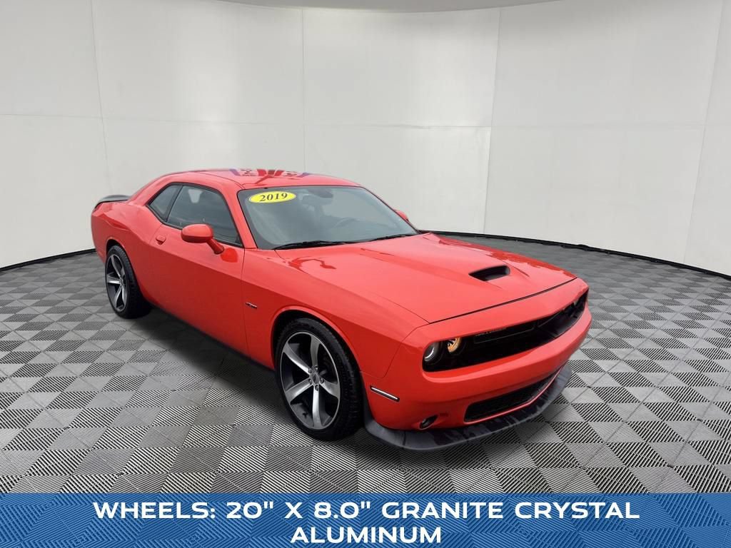 Used 2019 Dodge Challenger R/T RWD image 3