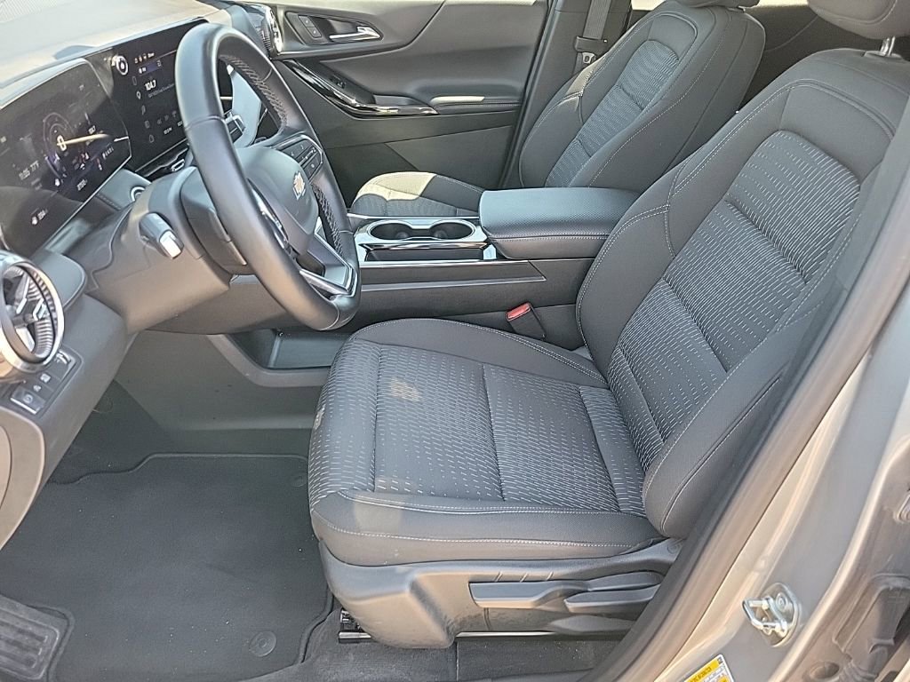 Used 2025 Chevrolet Equinox LT FWD image 10