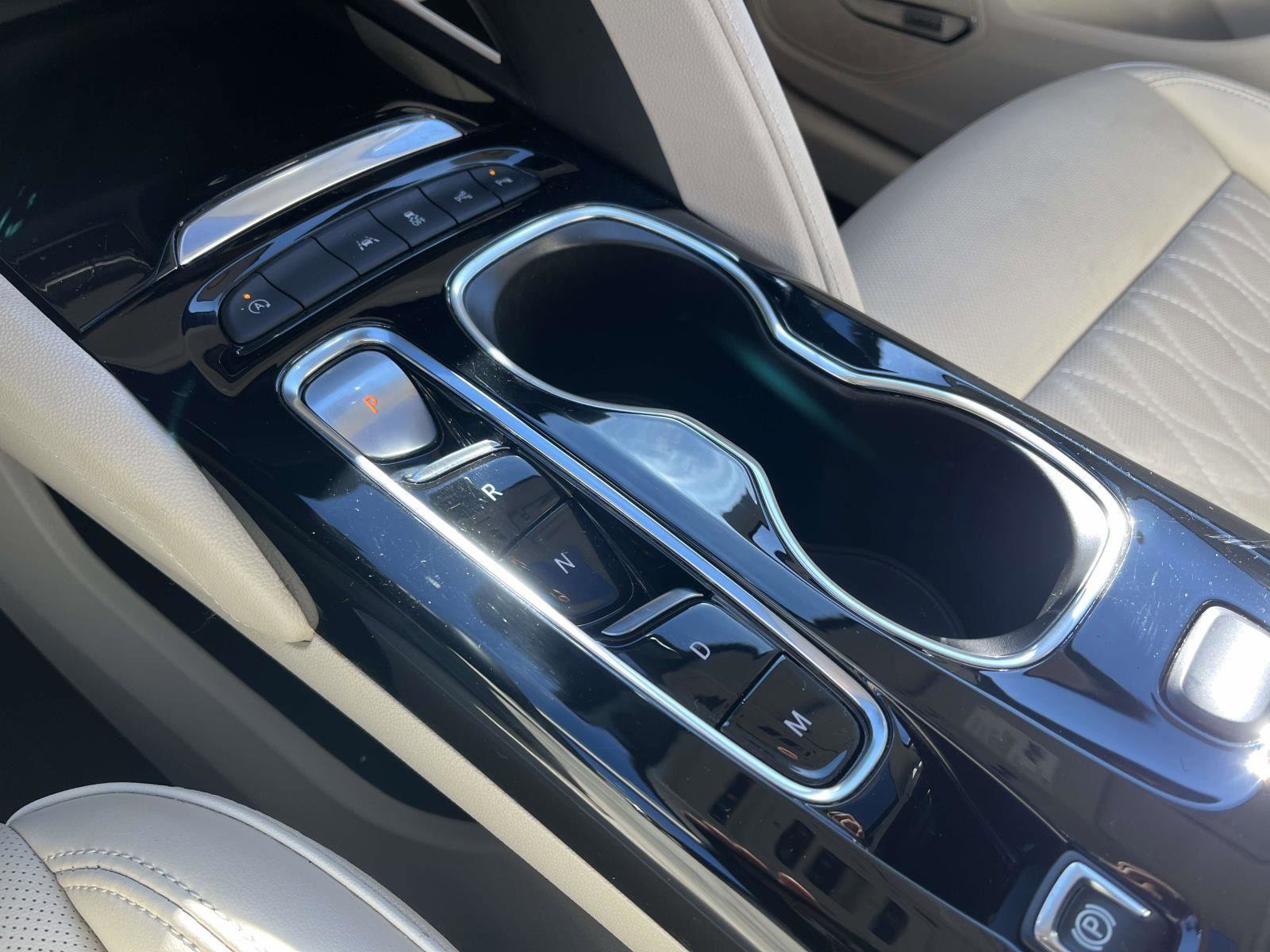 Used 2022 Buick Envision Avenir w/ Technology Package II image 9