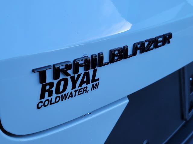 New 2026 Chevrolet TrailBlazer LT w/ Convenience Package FWD image 7