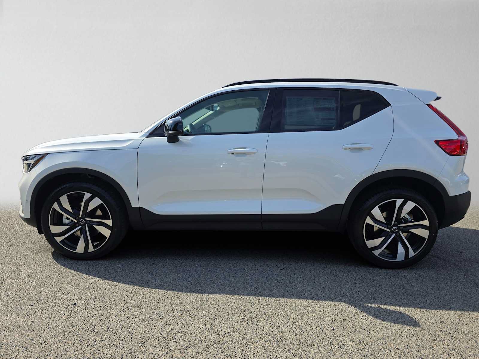 New 2026 Volvo XC40 B5 Ultra w/ Protection Package Premier AWD/4WD image 6