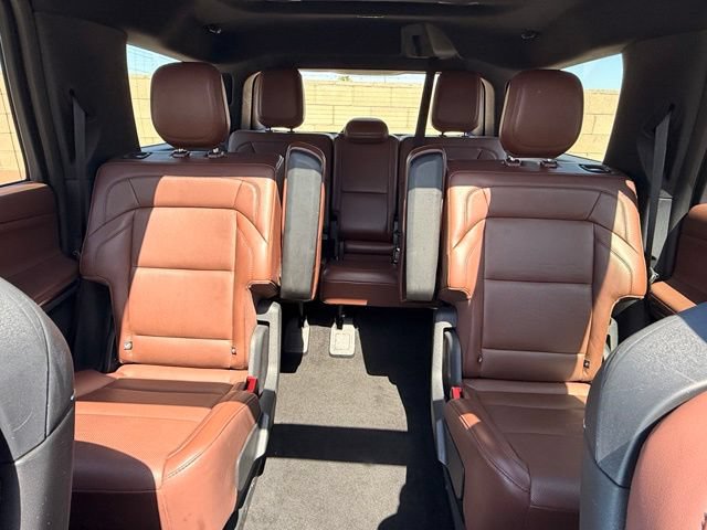 Used 2025 Lincoln Navigator Reserve AWD/4WD image 18