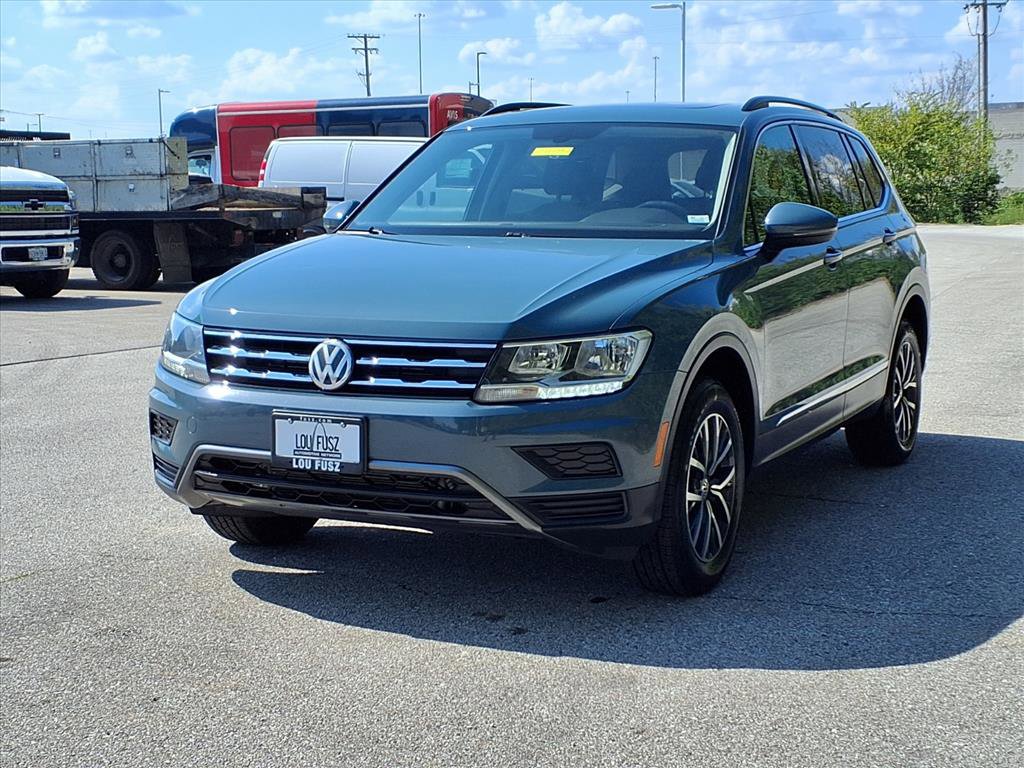 Used 2020 Volkswagen Tiguan SE image 2