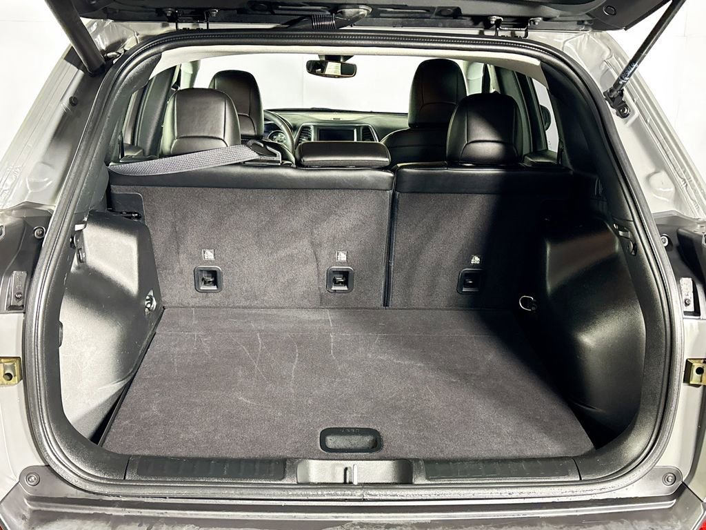 Used 2023 Jeep Cherokee Altitude Lux image 21