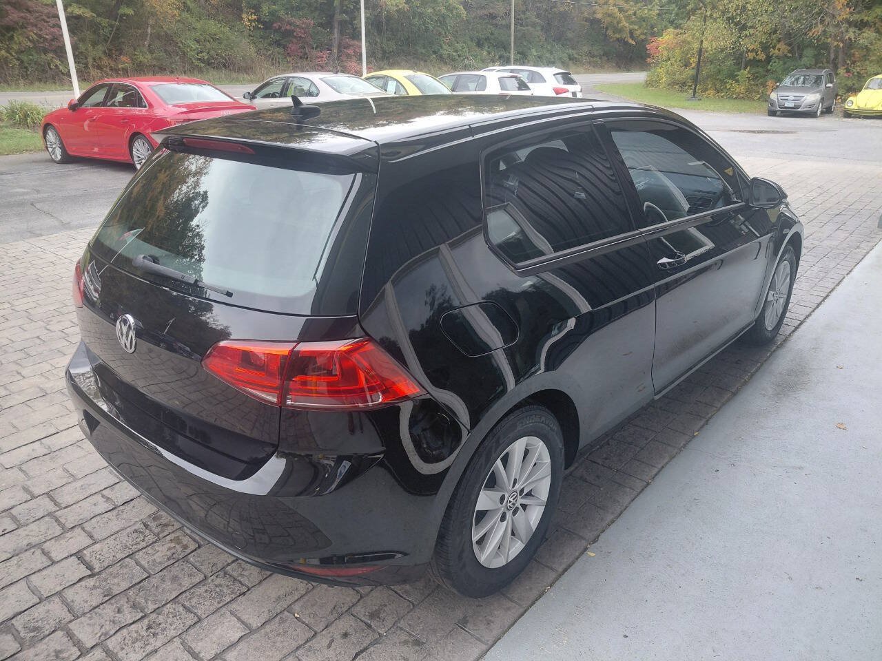 Used 2015 Volkswagen Golf S FWD image 6