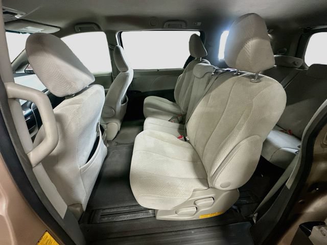 Used 2014 Toyota Sienna LE FWD image 24