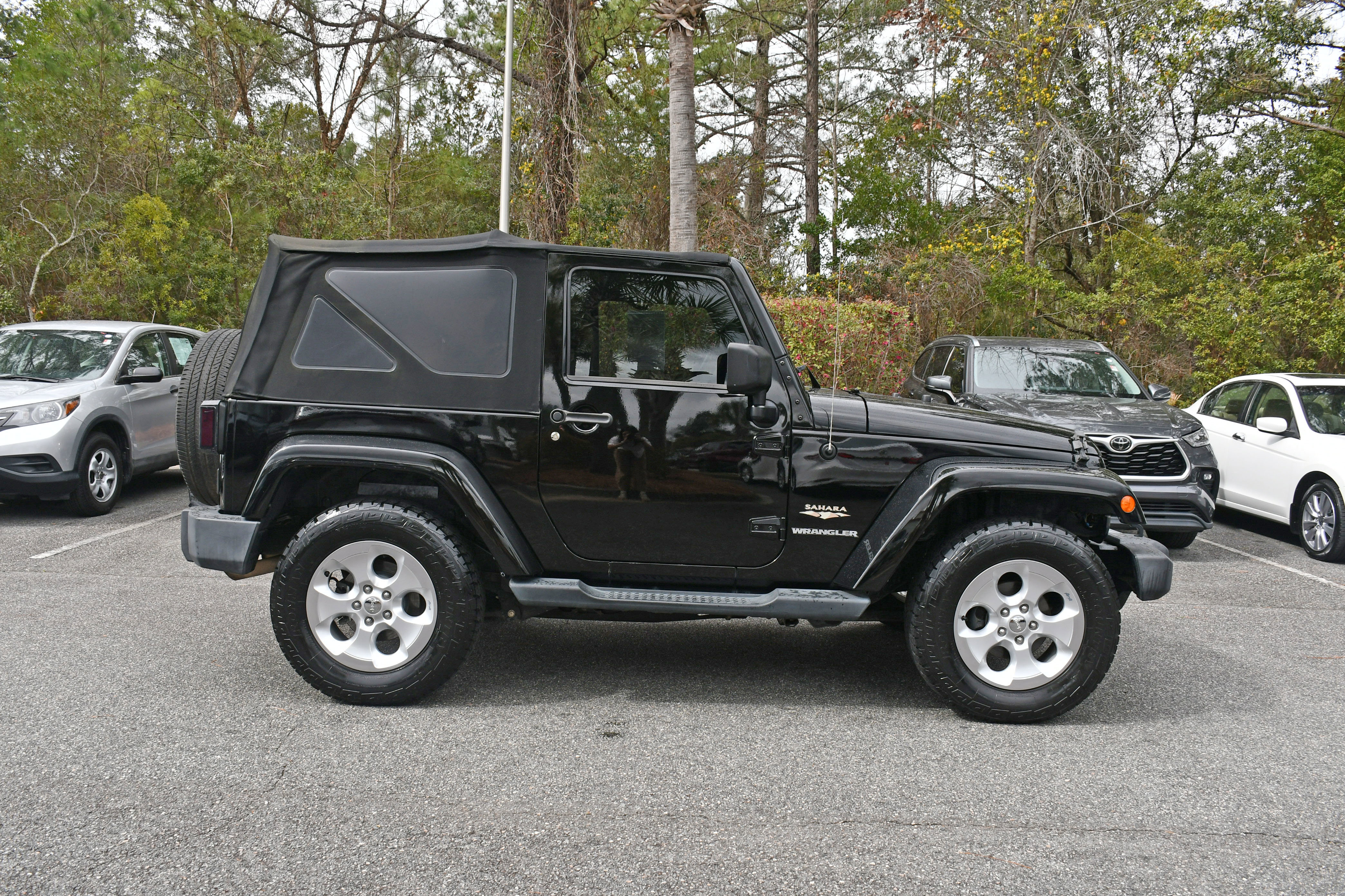 Used 2014 Jeep Wrangler Sahara w/ Connectivity Group image 6