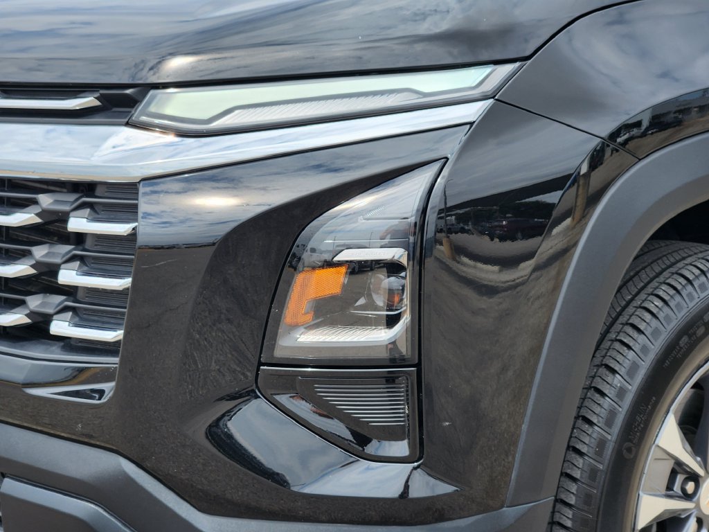 Used 2026 Chevrolet Equinox LT AWD/4WD image 8