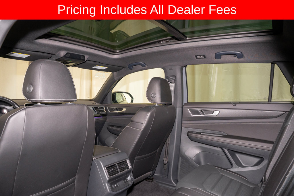 Used 2025 Volkswagen Atlas Cross Sport SEL R-Line AWD/4WD image 11