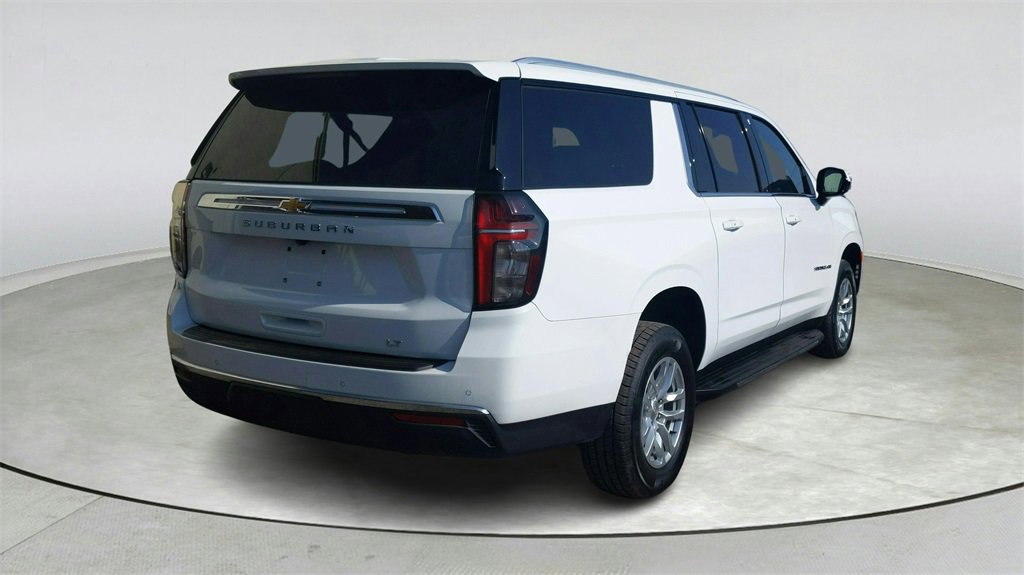 Used 2023 Chevrolet Suburban LT image 6