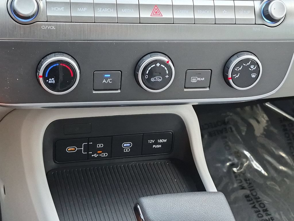 Used 2025 Hyundai Kona SE FWD image 24