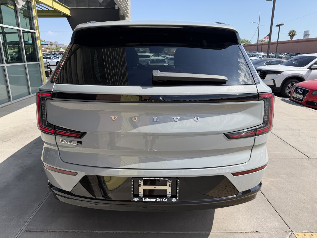 Used 2025 Volvo EX90 Ultra AWD/4WD image 13