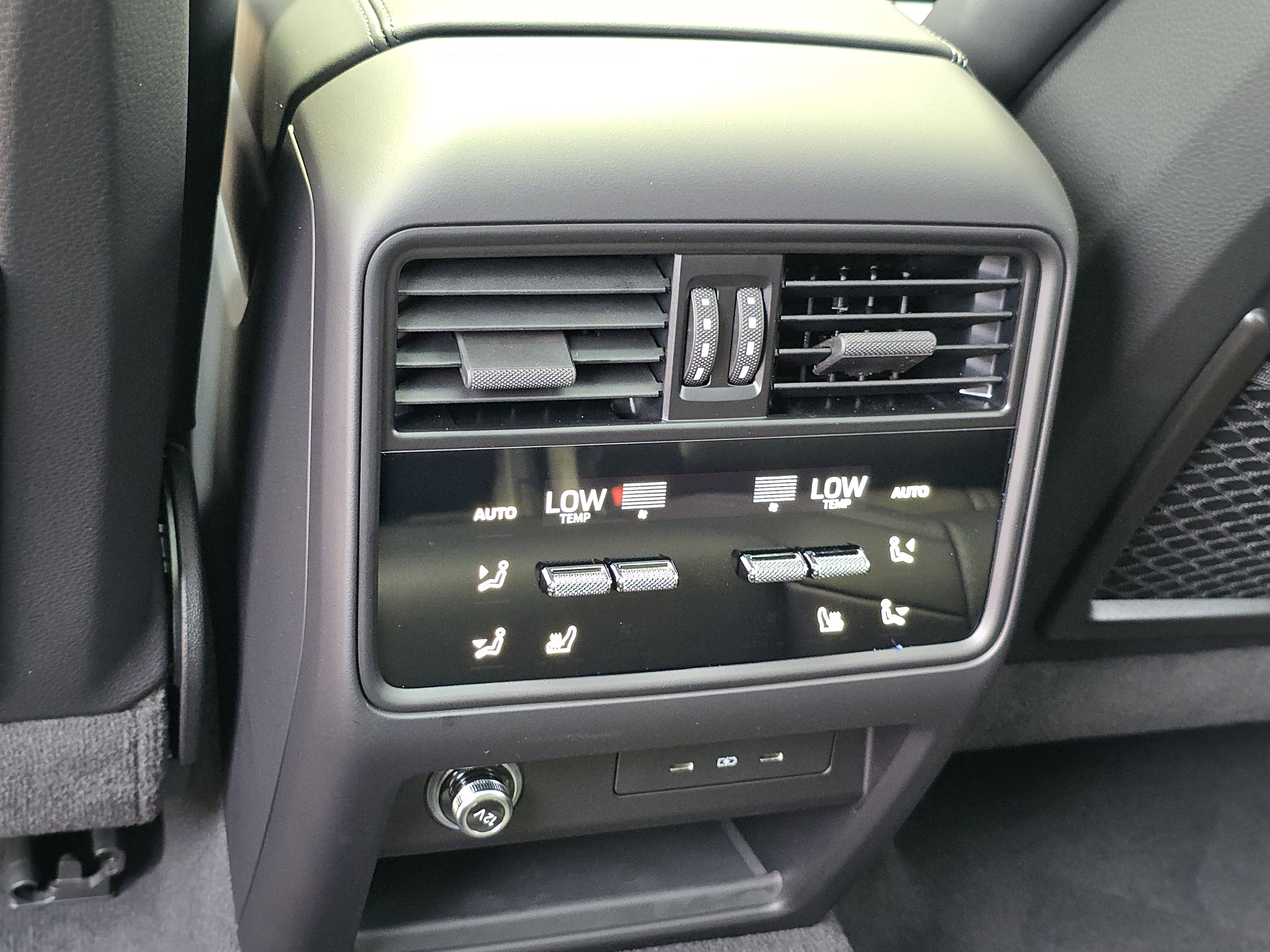 New 2025 Porsche Cayenne GTS image 25