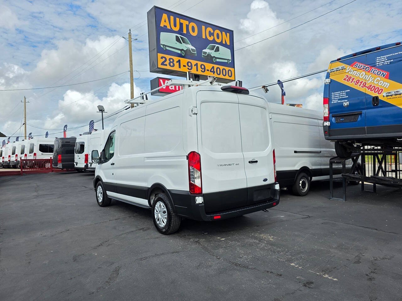 Used 2022 Ford Transit 150 Medium Roof w/ Load Area Protection Package RWD image 2