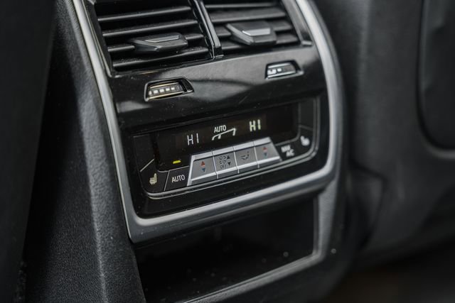 Used 2020 BMW X7 xDrive40i w/ Cold Weather Package image 39