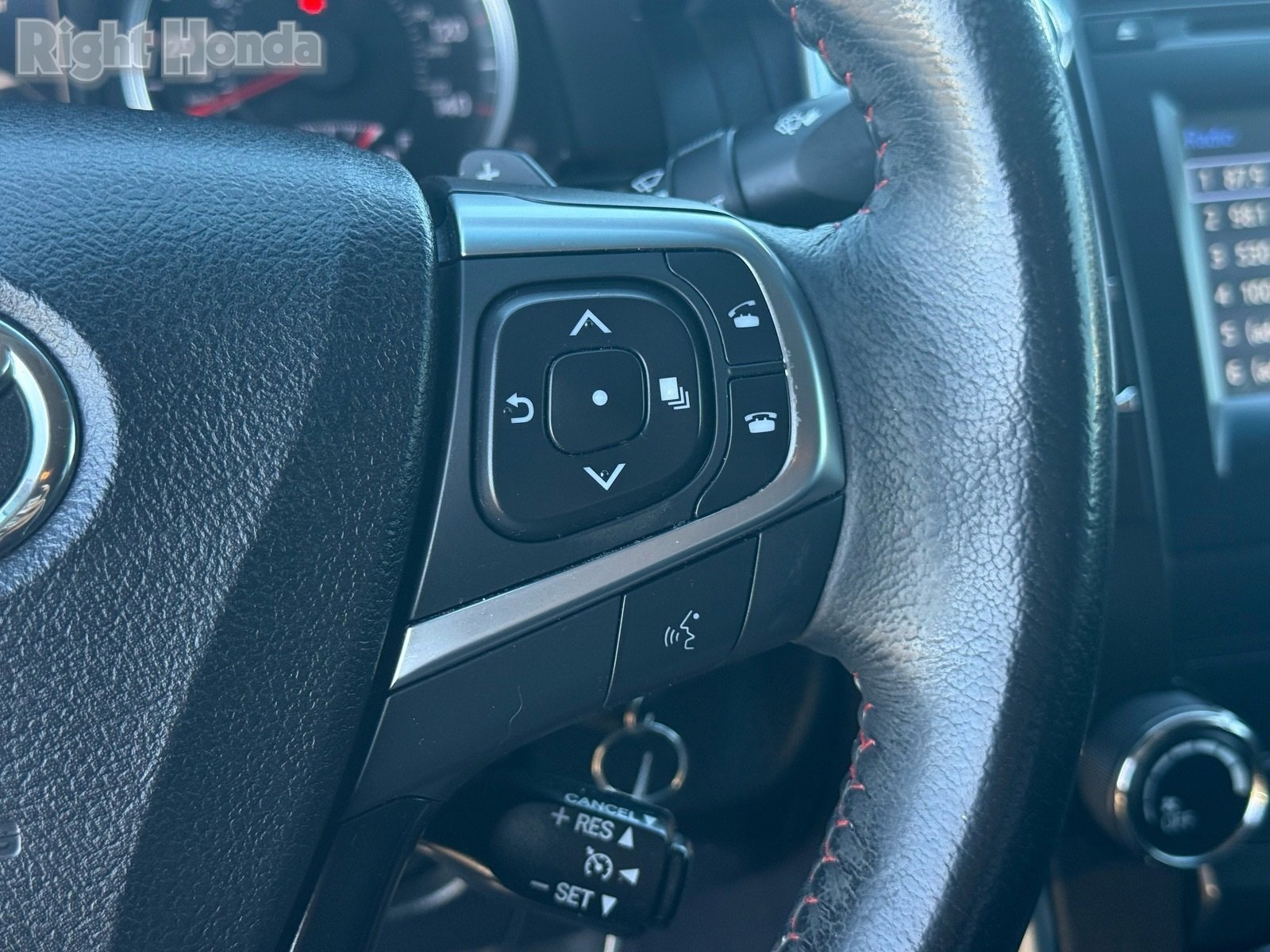 Used 2016 Toyota Camry SE image 17