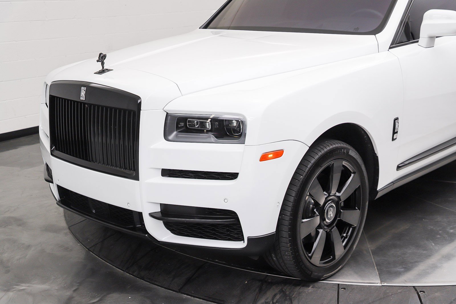 Used 2023 Rolls-Royce Cullinan AWD/4WD image 12