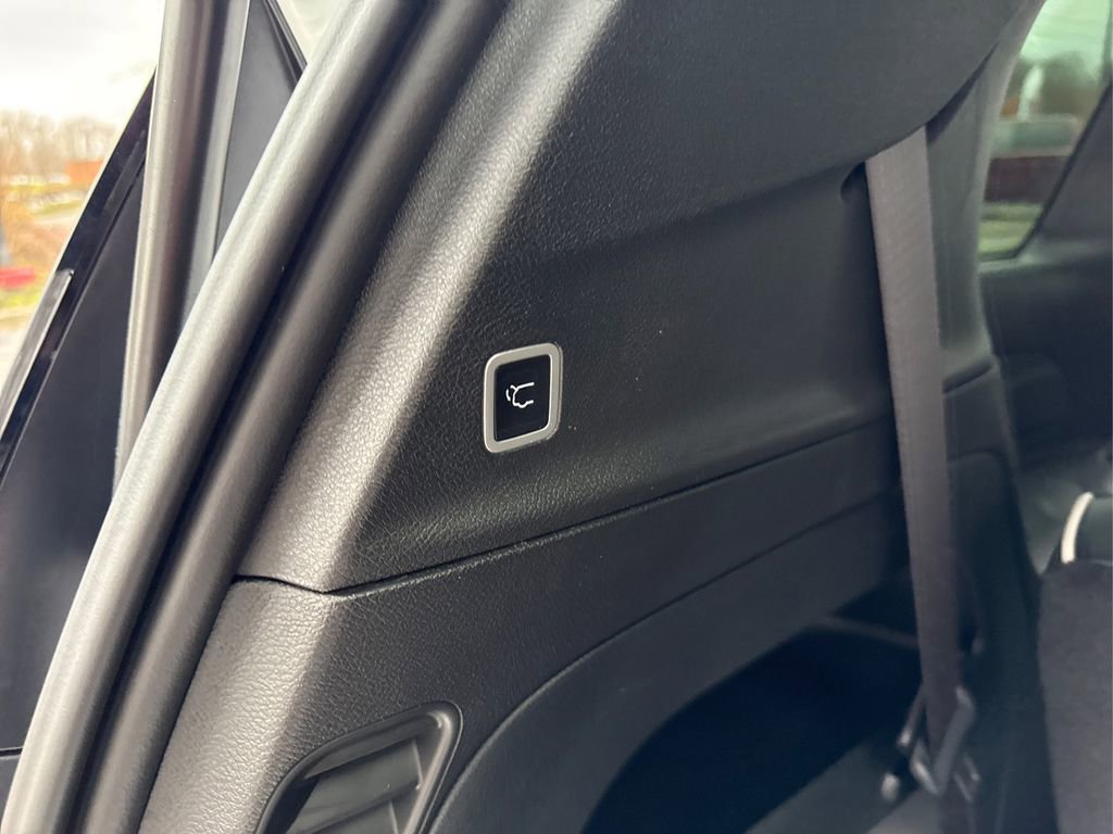 Used 2024 Chrysler Pacifica Limited w/ S Appearance Package image 14