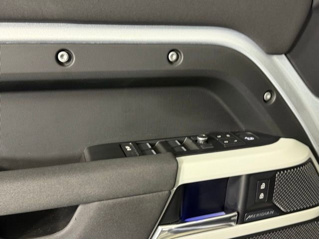 Used 2020 Land Rover Defender 110 SE image 14