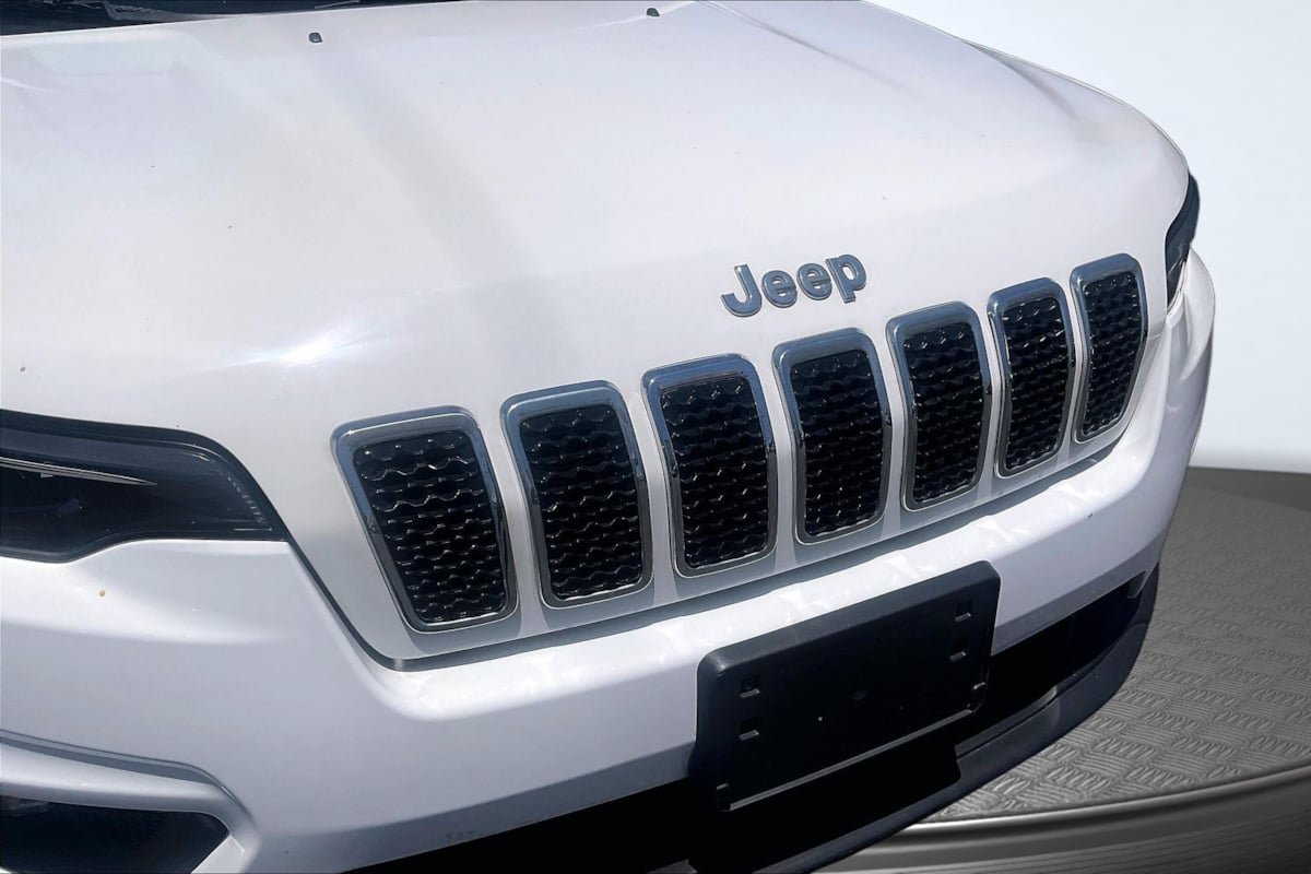 Used 2019 Jeep Cherokee Latitude w/ Popular Appearance Group AWD/4WD image 28