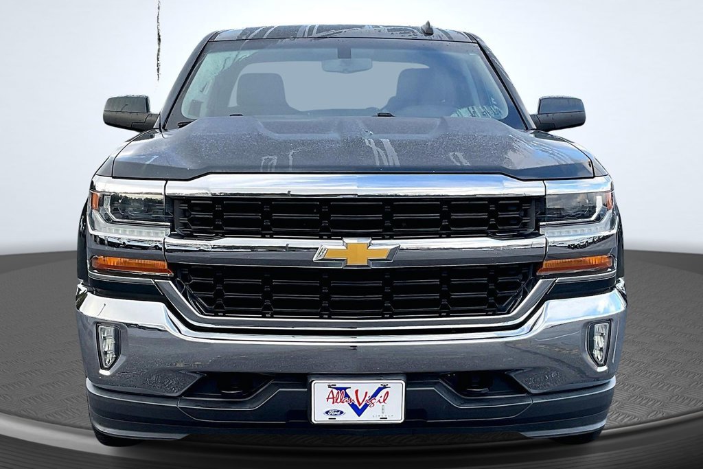 Used 2018 Chevrolet Silverado 1500 LT w/ LT Eassist Package AWD/4WD image 2