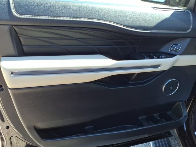 Used 2019 Ford Expedition Max Platinum AWD/4WD image 13